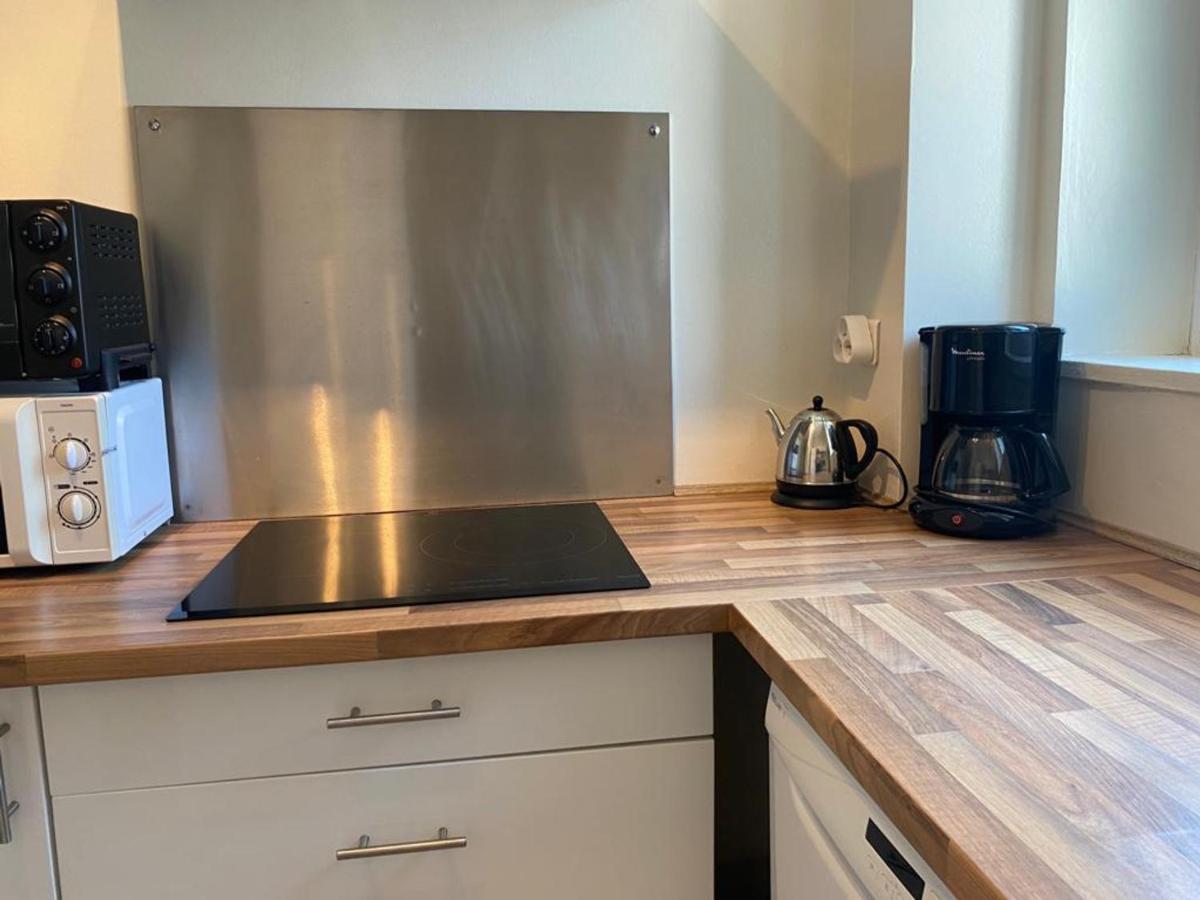 Charmant T3 Lumineux Avec Cuisine Neuve Et Proche Plages A Saint Charles, - Fr-1-239-968 *