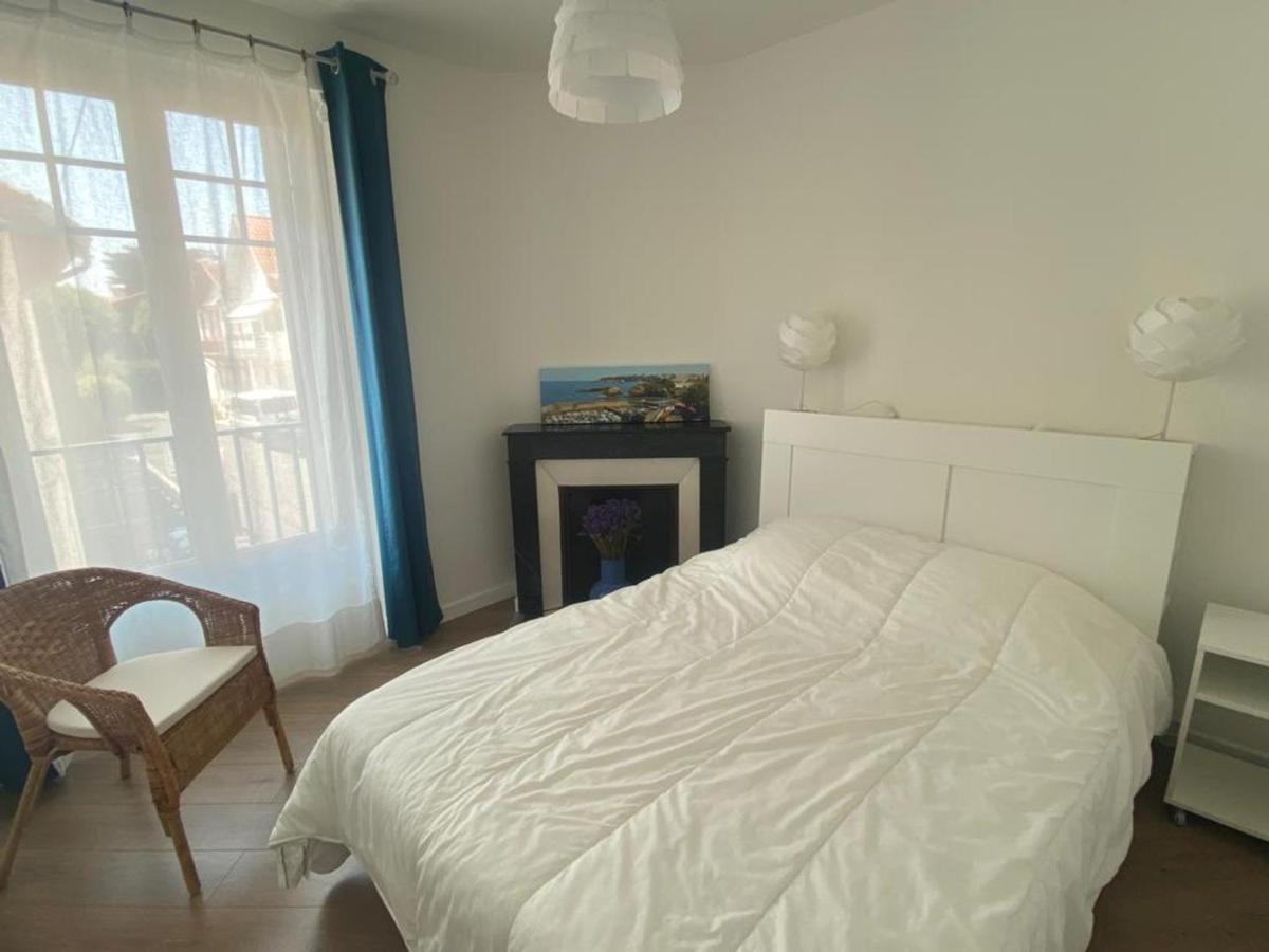 Charmant T3 Lumineux Avec Cuisine Neuve Et Proche Plages A Saint Charles, - Fr-1-239-968 *